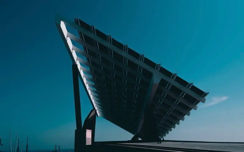 Sunopée finance l'installation d'ombrières photovoltaïques sur un parking pour vous permettre de respecter la loi enr parking